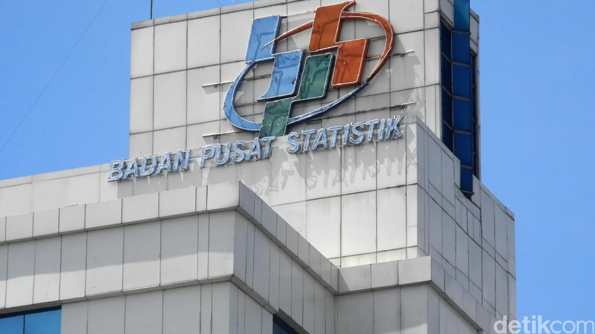 Kenaikan harga BBM nonsubsidi dianggap wajar oleh para pakar, sementara proyeksi ekonomi Indonesia tetap optimis di atas 5%. Baca selengkapnya di beritaekonomi.id. #EkonomiIndonesia #Inflasi #PasarEnergi
